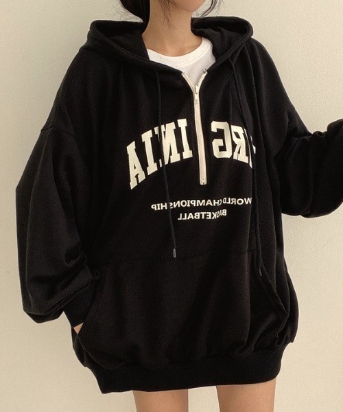 SHEPP(シープ)の「フロントロゴ ハーフジップ フーディー(パーカー・レディース・アイボリー/ブラック/グレー・M/L)」の2枚目の写真