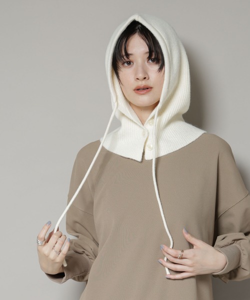 NANO universe（ナノユニバース）の「ボタン開閉バラクラバ（ニットキャップ/ビーニー・レディース・チャコール/ベージュ/アイボリー・FREE）」の4枚目の写真