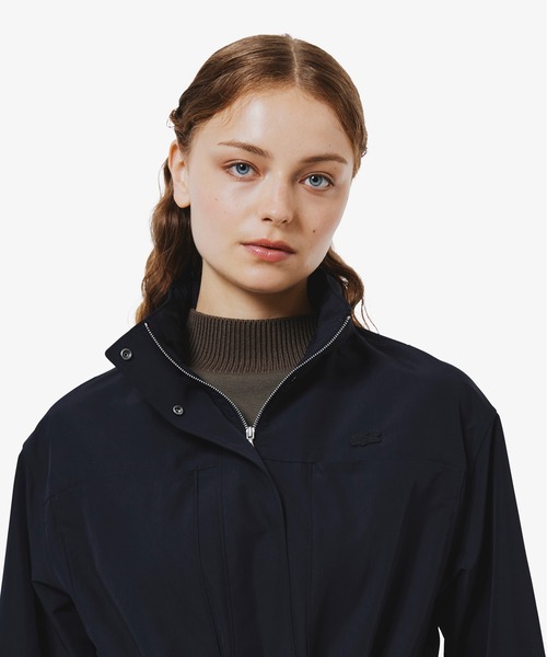 LACOSTE（ラコステ）の「撥水 ウエストドローコード ユーティリティマウンテンパーカー / フード収納可（マウンテンパーカー・レディース・ブラック/ベージュ・34/36/38/40）」の5枚目の写真