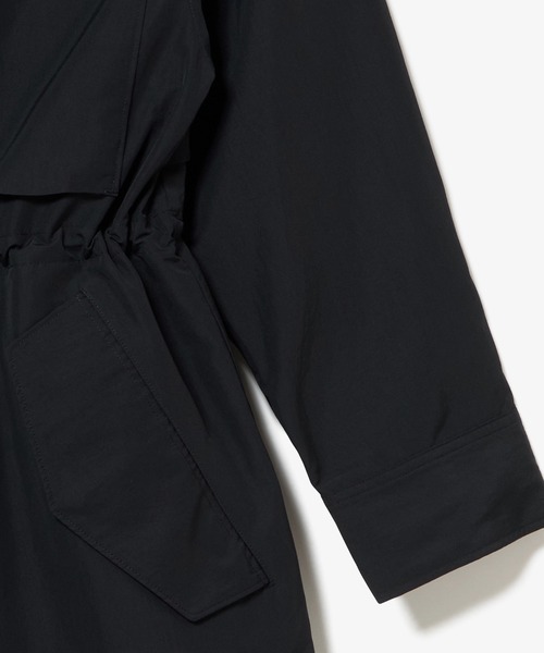 LACOSTE（ラコステ）の「撥水 ウエストドローコード ユーティリティマウンテンパーカー / フード収納可（マウンテンパーカー・レディース・ブラック/ベージュ・34/36/38/40）」の16枚目の写真