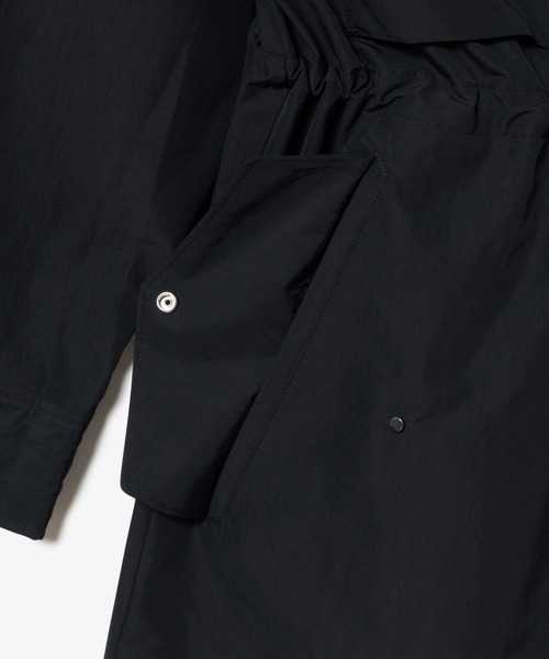 LACOSTE（ラコステ）の「撥水 ウエストドローコード ユーティリティマウンテンパーカー / フード収納可（マウンテンパーカー・レディース・ブラック/ベージュ・34/36/38/40）」の17枚目の写真