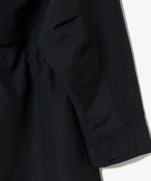 LACOSTE（ラコステ）の「撥水 ウエストドローコード ユーティリティマウンテンパーカー / フード収納可（マウンテンパーカー・レディース・ブラック/ベージュ・34/36/38/40）」の19枚目の写真