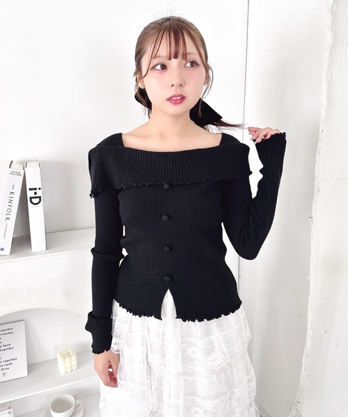 Loueme(ルエム)の「【5色展開】フロントボタンオフショル風ニットトップス(ニット/セーター・レディース・ブラック/ライトブルー/グレー/ホワイト/レッド・FREE)」の19枚目の写真