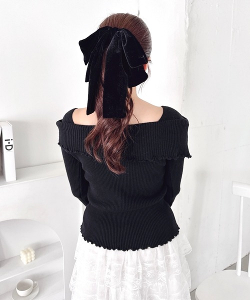 Loueme(ルエム)の「【5色展開】フロントボタンオフショル風ニットトップス(ニット/セーター・レディース・ブラック/ライトブルー/グレー/ホワイト/レッド・FREE)」の21枚目の写真