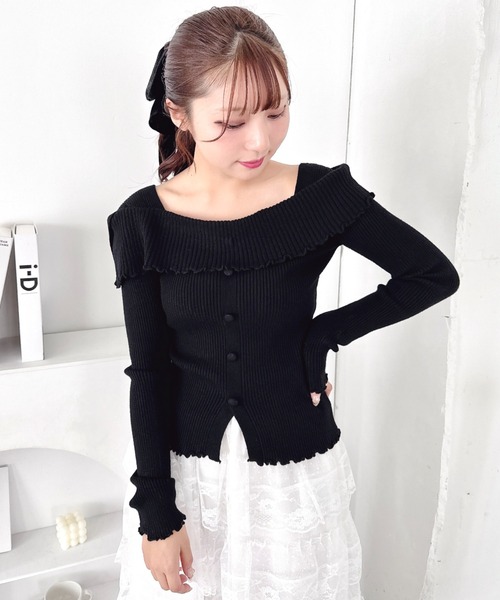 Loueme(ルエム)の「【5色展開】フロントボタンオフショル風ニットトップス(ニット/セーター・レディース・ブラック/ライトブルー/グレー/ホワイト/レッド・FREE)」の17枚目の写真
