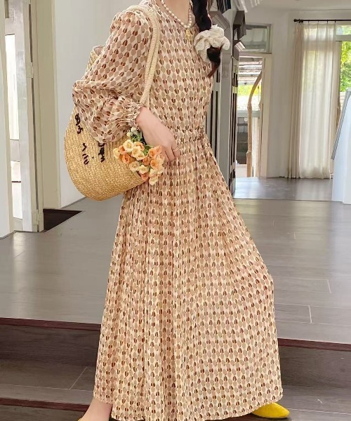 セール】サイケ風ジオメトリック柄ウエストマークプリーツ長袖