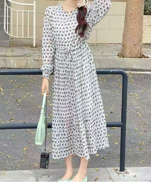 セール】サイケ風ジオメトリック柄ウエストマークプリーツ長袖