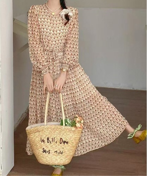 セール】サイケ風ジオメトリック柄ウエストマークプリーツ長袖