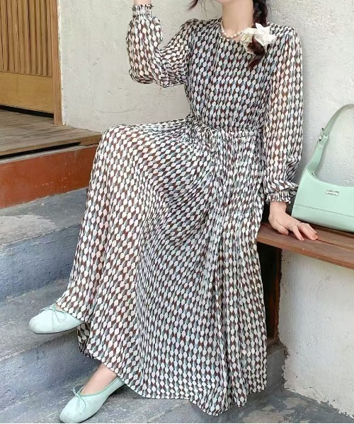 セール】サイケ風ジオメトリック柄ウエストマークプリーツ長袖