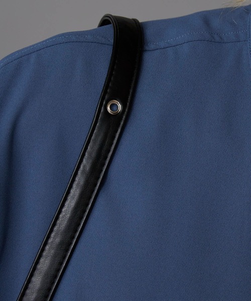 Theater code(シアターコード)の「フェイクレザー フロントポケット付き ショルダーバッグ(ショルダーバッグ・メンズ・ブラック/レッド・FREE)」の16枚目の写真