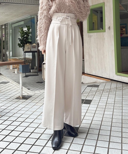 SOELA(ソエラ)の「ハイウエストリボンパンツ(その他パンツ・レディース・アイボリー/ブラック/チャコールグレー・S/M)」の2枚目の写真