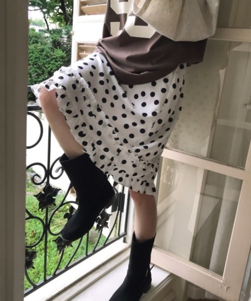 Vipoa（ヴィポア）の「dot frill skirt（スカート・レディース・ブラック/ホワイト・FREE）」の5枚目の写真