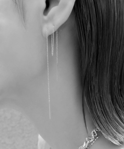 norme(ノーム)の「【SILVER925】ノーム プレイング チェーン ピアス (ショート/1P) / norme playing chain pierce (short/1P)(ピアス(片耳用)・レディース・ゴールド・FREE)」の2枚目の写真