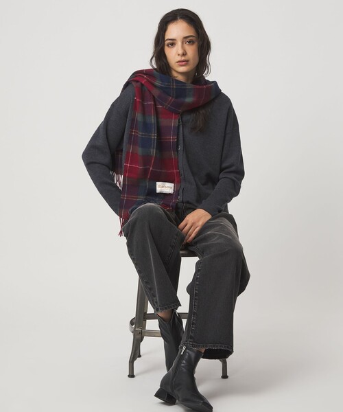 Barbour(バブアー)の「【国内EXCLUSIVE】<Barbour>タータンチェック マフラー(マフラー・レディース・ベージュ/レッド/オリーブ・FREE)」の7枚目の写真
