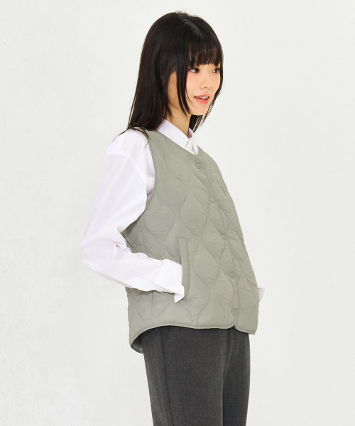 CHASECULT(チェイスカルト)の「レディース ライトダウンキルティングベスト-カーキ(ダウンベスト・レディース・カーキ・90/100/85/95)」の3枚目の写真