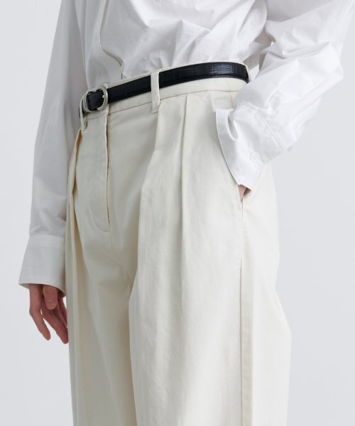 MUSINSA STANDARD WOMAN（ムシンサスタンダードウーマン）の「ウィメンズリバースツーピンタックワイドチノパンツ[クリーム]（その他パンツ・レディース・その他・24/25/26/27/28/29/30）」の3枚目の写真