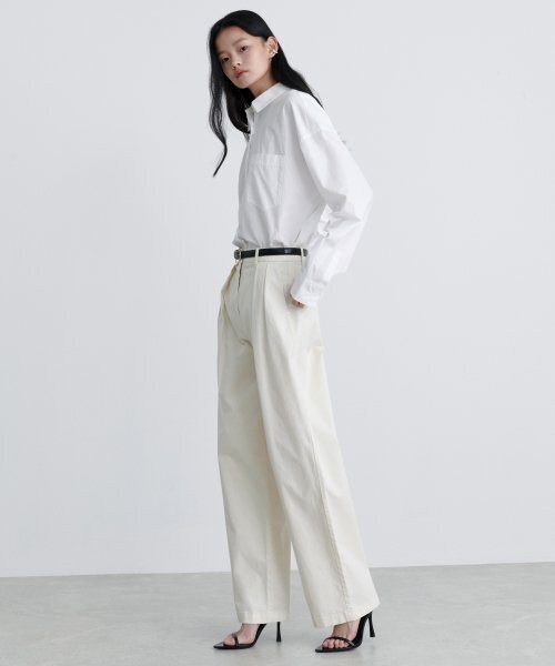 MUSINSA STANDARD WOMAN（ムシンサスタンダードウーマン）の「ウィメンズリバースツーピンタックワイドチノパンツ[クリーム]（その他パンツ・レディース・その他・24/25/26/27/28/29/30）」の6枚目の写真