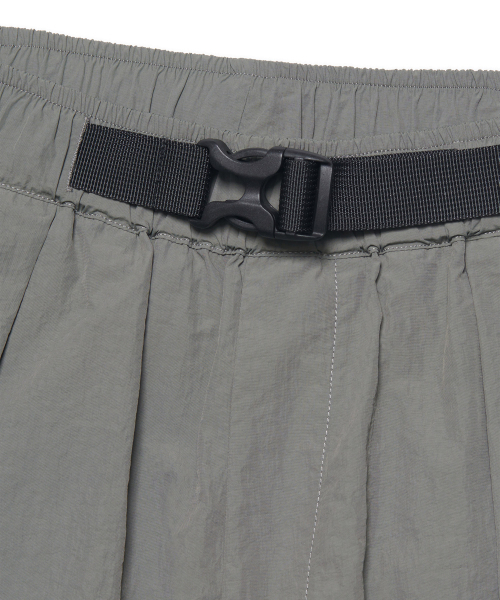 NOMANUAL(NOMANUAL)の「SHADE BELTED SHORTS - CHARCOAL(その他パンツ・レディース・その他・SMALL/MEDIUM/LARGE)」の5枚目の写真