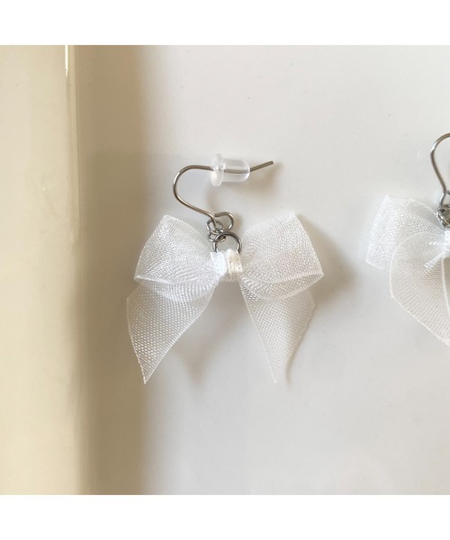tone(トーン)の「【TOMEI LAB】オーガンジー リボン ピアス(MA)(ピアス(両耳用)・レディース・ホワイト/ネイビー/ブラック・FREE)」の6枚目の写真