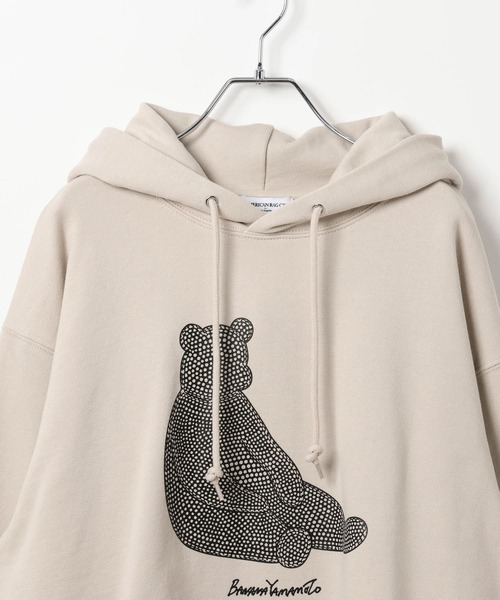 AMERICAN RAG CIE(アメリカンラグシー)の「【AMERICAN RAG CIE×BANANA YAMAMOTO】BEARスウェットフーディー(ユニセックス)(パーカー・メンズ・ライトグレー/ブラウン・LARGE/MEDIUM)」の6枚目の写真