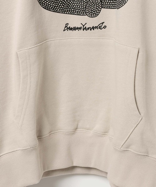 AMERICAN RAG CIE(アメリカンラグシー)の「【AMERICAN RAG CIE×BANANA YAMAMOTO】BEARスウェットフーディー(ユニセックス)(パーカー・メンズ・ライトグレー/ブラウン・LARGE/MEDIUM)」の8枚目の写真