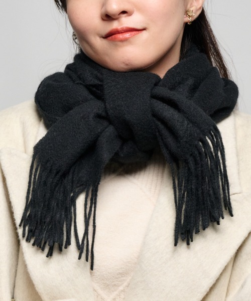 MOONBAT（ムーンバット）の「カシミヤ100％ 洗える 無地 マフラー（マフラー・レディース・ブラウン/キャメル/ダークグレー/グレー/オフホワイト/ブラック・FREE）」の2枚目の写真