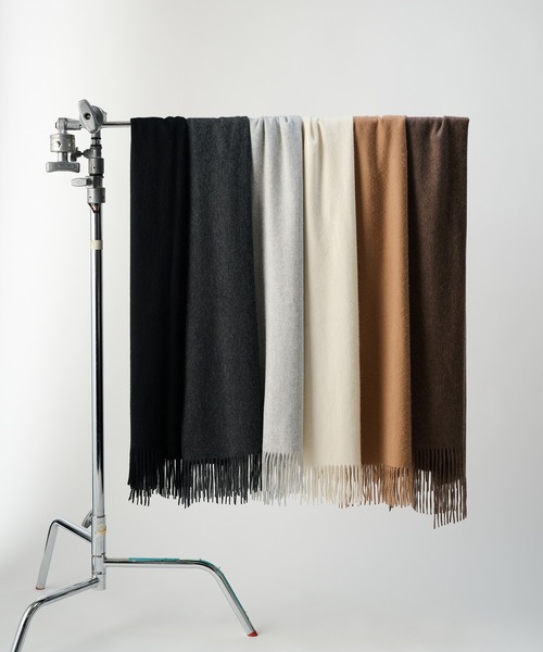 MOONBAT（ムーンバット）の「カシミヤ100％ 洗える 無地 マフラー（マフラー・レディース・ブラウン/キャメル/ダークグレー/グレー/オフホワイト/ブラック・FREE）」の8枚目の写真