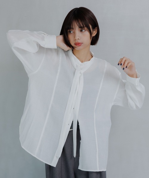 PAGEBOY(ページボーイ)の「ナロータイヨウリュウブラウス(シャツ/ブラウス・レディース・オフホワイト/ブラック/グレイッシュベージュ・FREE)」の13枚目の写真