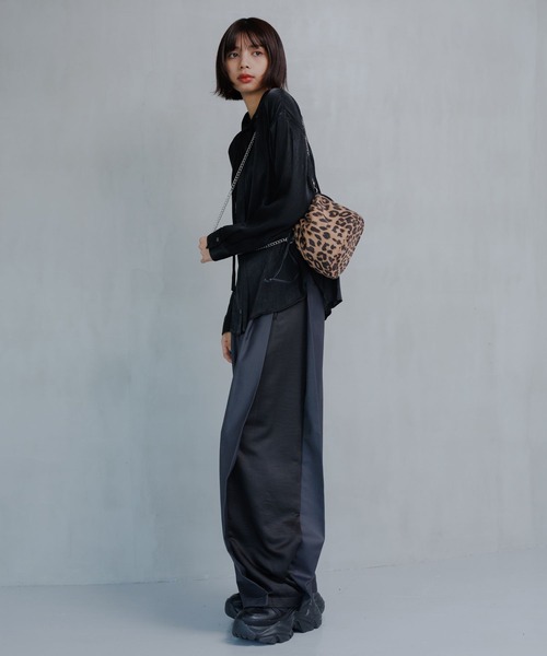 PAGEBOY(ページボーイ)の「ナロータイヨウリュウブラウス(シャツ/ブラウス・レディース・オフホワイト/ブラック/グレイッシュベージュ・FREE)」の18枚目の写真