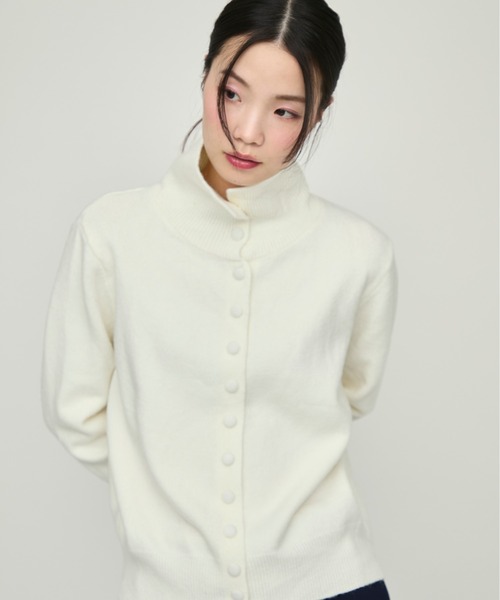 NUJOH(ヌゾ)の「Front Button High Neck Knit / フロントボタンハイネックニット(ニット/セーター・レディース・アイボリー/グレー・FREE)」の9枚目の写真