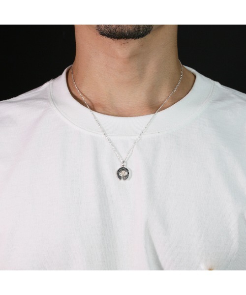 Disney(ディズニー)の「美女と野獣 プリンス ローズネックレス(ネックレス・メンズ・シルバー・ONE SIZE)」の6枚目の写真