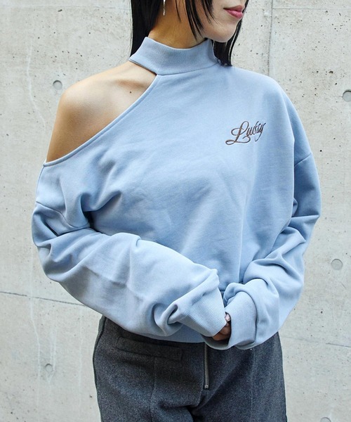 ANAP（アナップ）の「ウォッシュ加工 刺繍 チョーカーネック ワンショルダー スウェット（スウェット・レディース・ブラック/グレー/ライトブルー・F）」の3枚目の写真