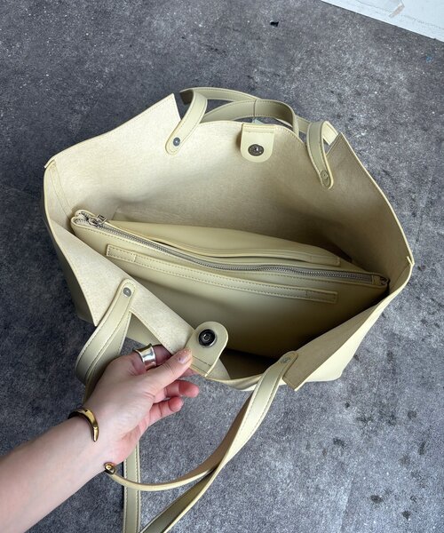 DouDou（ドゥドゥ）の「【WEB限定】横長2wayトートポーチ付（ショルダーバッグ・レディース・ブラック/ライトグレー/ベージュ/レモンイエロー・FREE）」の21枚目の写真