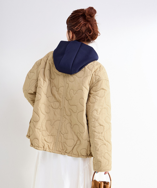 B.C STOCK(ベーセーストック)の「保温性 / ナイロンタフタ / 刺繍キルトリバーシブルブルゾン(ブルゾン・レディース・ブラック/ライトブルー/ホワイト・FREE)」の12枚目の写真