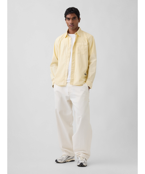 GAP(ギャップ)の「オーガニックコットン リラックスフィット GAPロゴ ポケットシャツ(シャツ/ブラウス・メンズ・イエロー/ホワイト/ネイビー・XS/S/M/L/XL)」の11枚目の写真