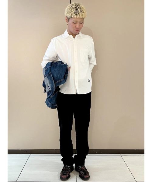 GAP(ギャップ)の「オーガニックコットン リラックスフィット GAPロゴ ポケットシャツ(シャツ/ブラウス・メンズ・イエロー/ホワイト/ネイビー・XS/S/M/L/XL)」の7枚目の写真
