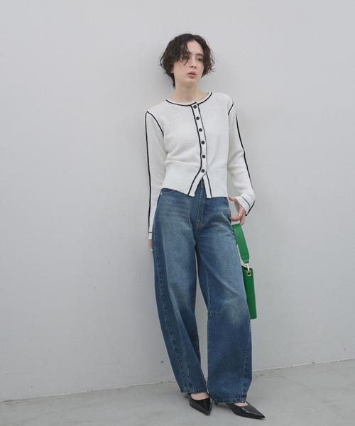 &. NOSTALGIA（アンドドットノスタルジア）の「ウエストアシメカーブデニム（デニムパンツ・レディース・ライトブルー/ブルー・S/M）」の6枚目の写真