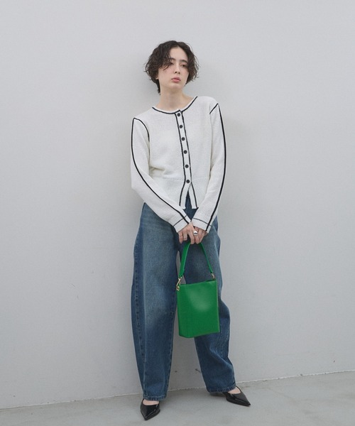 &. NOSTALGIA（アンドドットノスタルジア）の「ウエストアシメカーブデニム（デニムパンツ・レディース・ライトブルー/ブルー・S/M）」の7枚目の写真