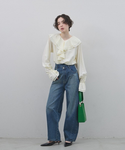 &. NOSTALGIA（アンドドットノスタルジア）の「ウエストアシメカーブデニム（デニムパンツ・レディース・ライトブルー/ブルー・S/M）」の15枚目の写真