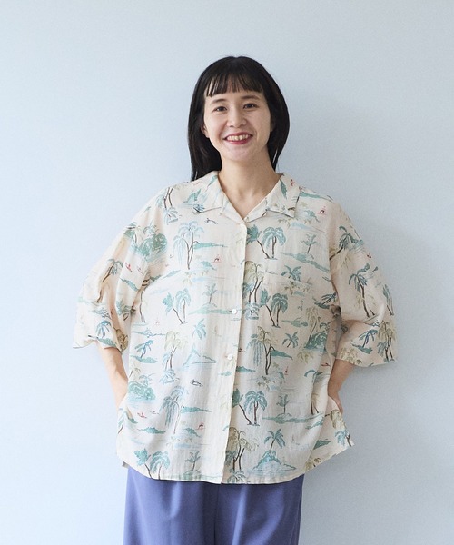 yuni(ユニ )の「△Island print open collar shirt(シャツ/ブラウス・レディース・ベージュ/ピンク・FREE)」の1枚目の写真
