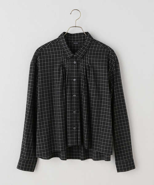 JOURNAL STANDARD（ジャーナルスタンダード）の「ギャザーレギュラーカラーブラウス（シャツ/ブラウス・レディース・ネイビー/ベージュ・FREE）」の2枚目の写真