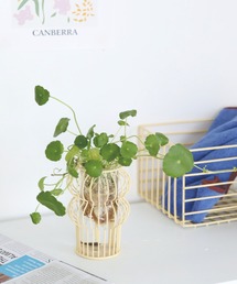 MILLION CARATS（ミリオンカラッツ）の「《neulo》 軽やかな線で空間にリズムを添えるガラスインナー付きワイヤーミニベース（フラワーベース）」