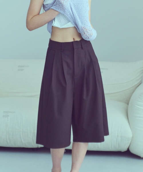 EN NEUME(エンノイム)の「Big Silhouette Half Pants(その他パンツ・レディース・ベージュ/ブラック/ダークブラウン・0/1)」の1枚目の写真