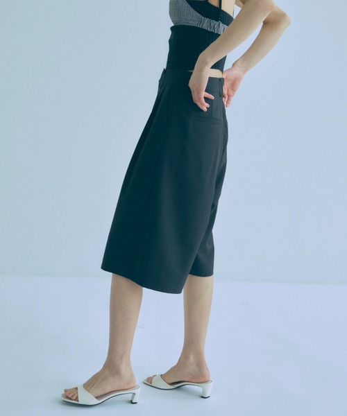 EN NEUME(エンノイム)の「Big Silhouette Half Pants(その他パンツ・レディース・ベージュ/ブラック/ダークブラウン・0/1)」の19枚目の写真