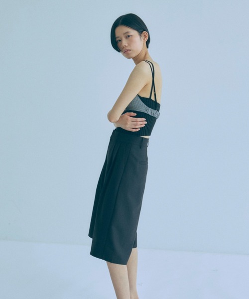 EN NEUME(エンノイム)の「Big Silhouette Half Pants(その他パンツ・レディース・ベージュ/ブラック/ダークブラウン・0/1)」の22枚目の写真