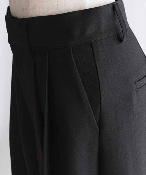EN NEUME(エンノイム)の「Big Silhouette Half Pants(その他パンツ・レディース・ベージュ/ブラック/ダークブラウン・0/1)」の15枚目の写真