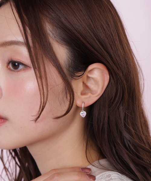 JILL by JILL STUART(ジルバイジルスチュアート)の「Cubic プチハートピアス(ピアス(両耳用)・レディース・ピンク/シルバー・FREE)」の11枚目の写真