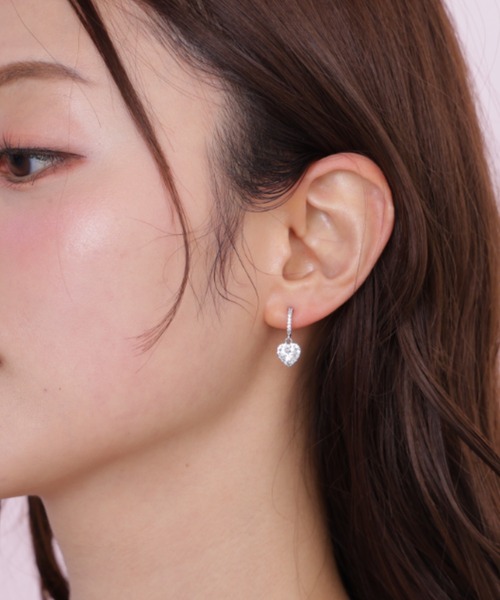 JILL by JILL STUART(ジルバイジルスチュアート)の「Cubic プチハートピアス(ピアス(両耳用)・レディース・ピンク/シルバー・FREE)」の15枚目の写真