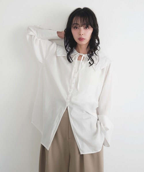 LIAN（リアン）の「ビッグカラーシアースキッパーブラウス（シャツ/ブラウス・レディース・ブラック/ベージュ/ブルー/オフホワイト・FREE）」の2枚目の写真