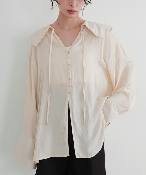 LIAN（リアン）の「ビッグカラーシアースキッパーブラウス（シャツ/ブラウス・レディース・ブラック/ベージュ/ブルー/オフホワイト・FREE）」の18枚目の写真